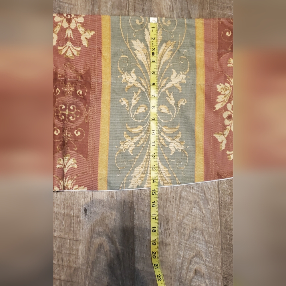 2 window Valances - Picture 5 of 5
